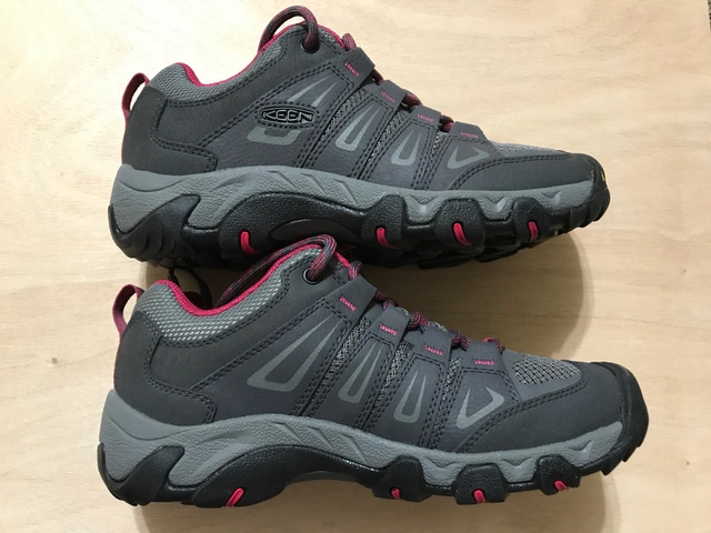 cross contact shoes