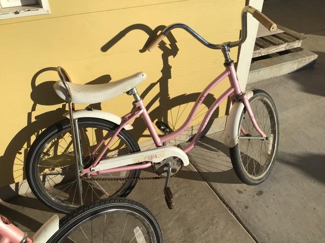 Vintage schwinn clearance girls bike