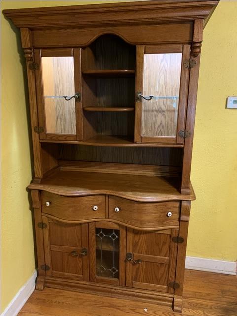 Light-up Oak China Hutch - Nex-Tech Classifieds