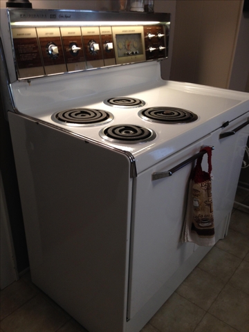 Vintage 40 Inch Frigidaire Stove/Oven - Nex-Tech Classifieds