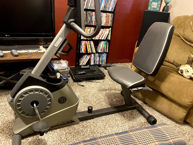 gold's gym under desk bike