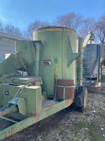 JD 700 Grinder/Mixer - Nex-Tech Classifieds