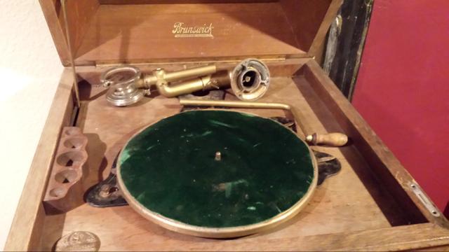 brunswick phonograph model 117 restoration
