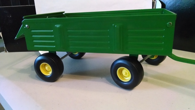 ERTL 1/16 TRACTOR JOHN DEERE BARGE HAY WAGON - FARM TOY IMPL - Nex-Tech ...