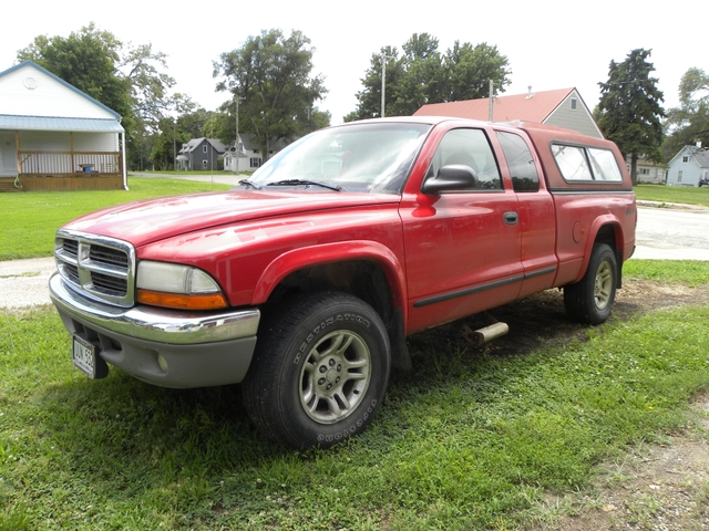 2004 DODGE DAKOTA CLUB CAB  V-8 4X4 SLT PLUS - Nex-Tech Classifieds