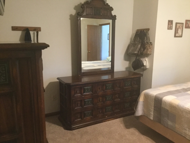Sanford Solid Oak Dresser And Mirror Nex Tech Classifieds