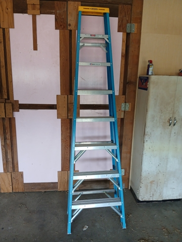 8 foot fiberglass ladder - Nex-Tech Classifieds