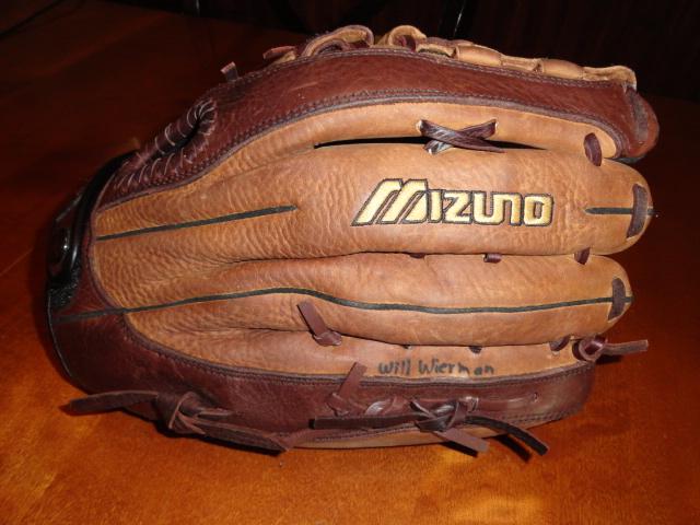 mizuno left handed glove