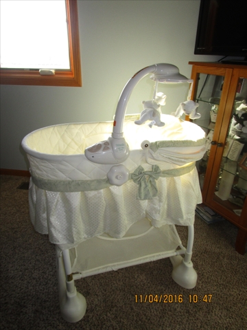 kolcraft baby bassinet