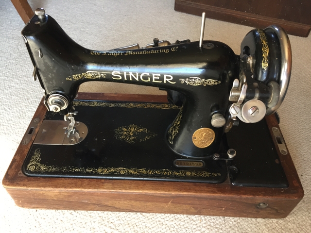 1927 singer sewing machine with cabinet