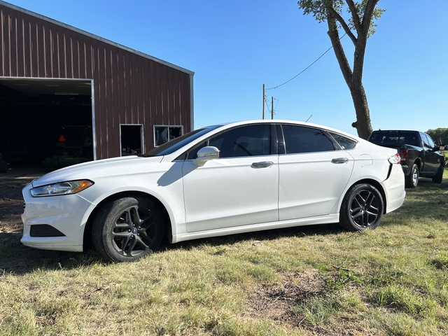 Ford Fusion Se White Nex Tech Classifieds