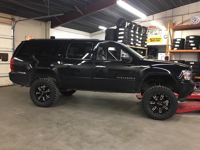 2008 chevy suburban lifted