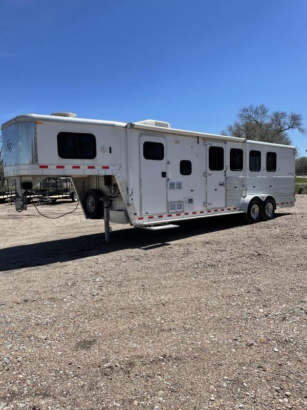 2oo4 Keifer 4 horse w/LQ - Nex-Tech Classifieds