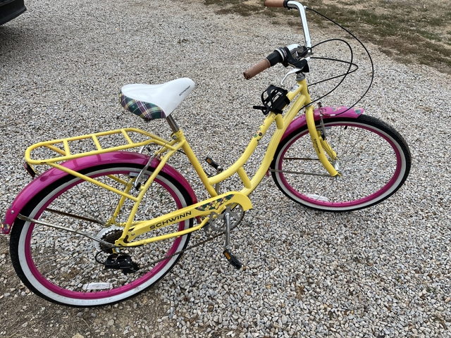 26 schwinn clairmont cheap women's cruiser bike