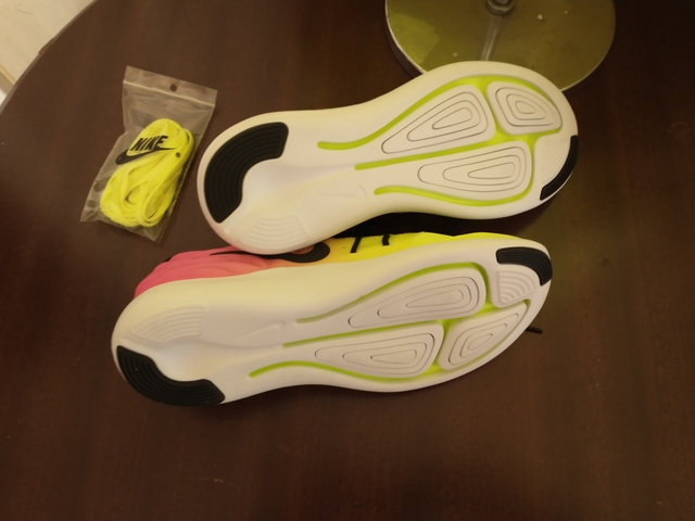 Men's Nike Sneakers 8.5 - Nex-Tech Classifieds