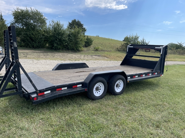 09 Gooseneck trailer - Nex-Tech Classifieds