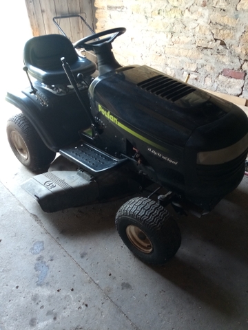 Poulan 38 inch online riding mower