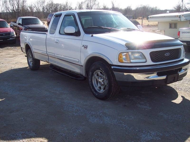 Sold 1998 Ford F 150 Lariat